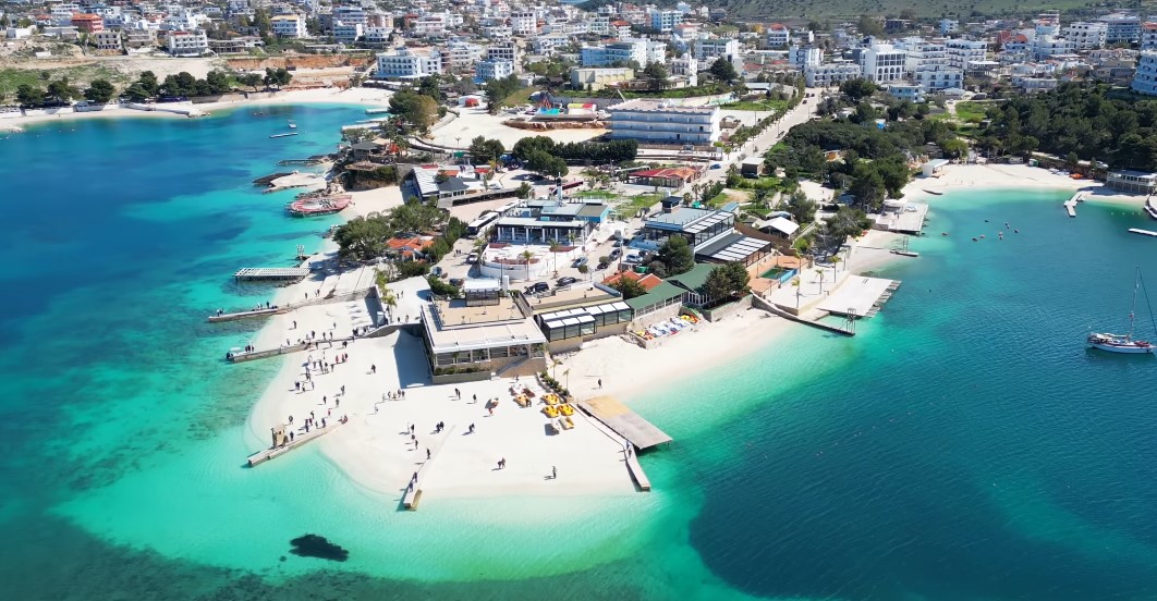 Sherr për vendin e parkimit në Ksamil, disa në spital dhe disa në Polici