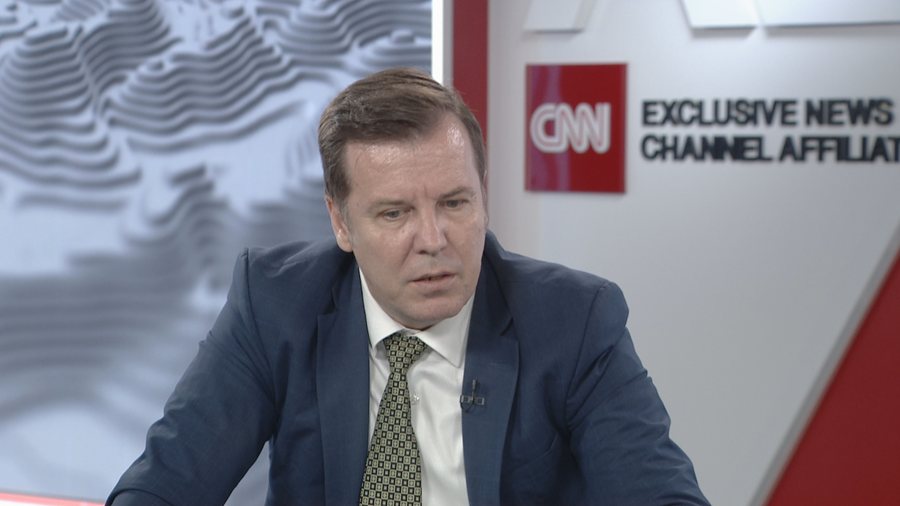 “Shokon” politologu: Propaganda e Iranit i ka përçarë myslimanët në Shqipëri