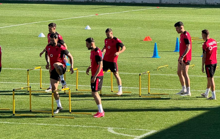 Shqipëria nis javën anti-Serbi/ Kuqezinjtë plotësohen në organikë, besojnë në fitore