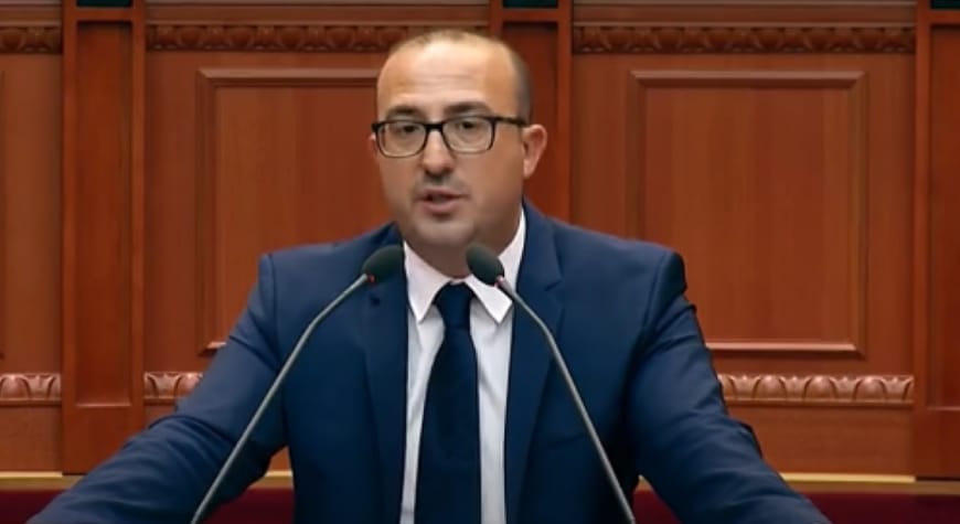 Shyqyr që nuk kam babën gjallë/ Ironia e Korreshit në Kuvend: Kam ardhur të flas për hallet e patronazhistëve, Lushnjen e ka marrë malli për zgjedhjet dhe premtimet