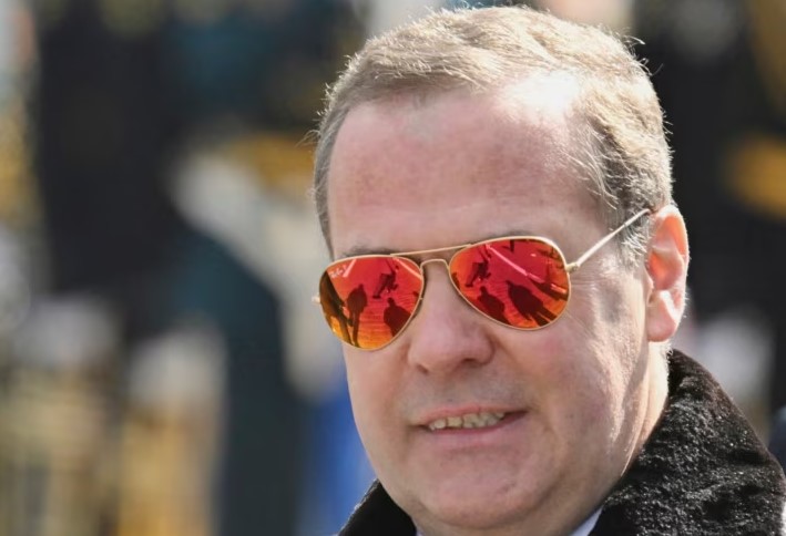 Si u pasurua ish-presidenti rus nga lufta