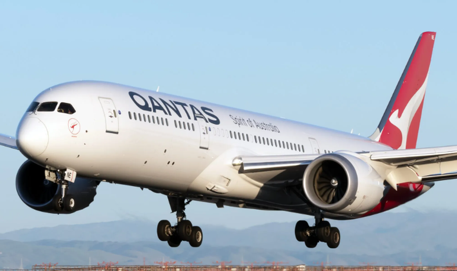 Situata Izrael-Iran, avioni 15 orë në ajër pa destinacion