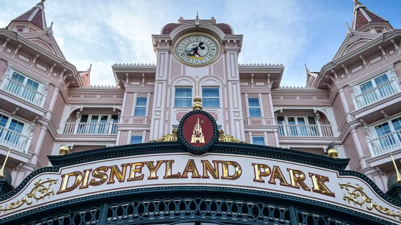 Skandal në Disneyland Paris! Ceremoni martesore e rreme me “nuse” 9-vjeçare, ndërhyn policia