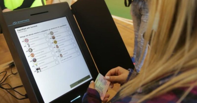 Skandal në zgjedhje/ Zbulohen raste me identitete të dyfishta dhe shenja gjishti të njëjta