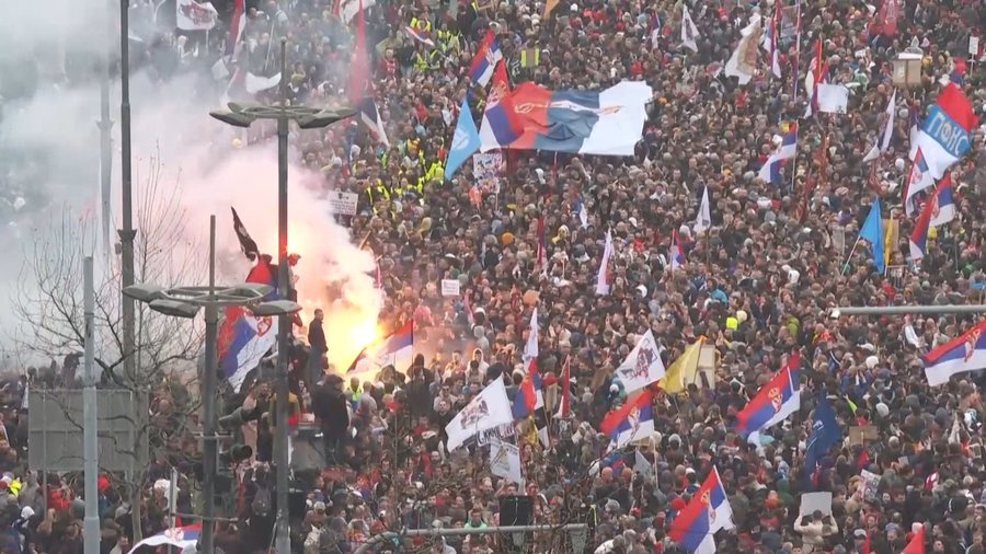 Studentët ultimatum Vuçiçit, presidenti serb: Do të ndërhyjmë