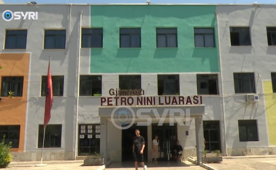 SYRI TV/ Zhvillohet provimi i lëndës me zgjedhje, tezat qarkulluan sërish në rrjete sociale