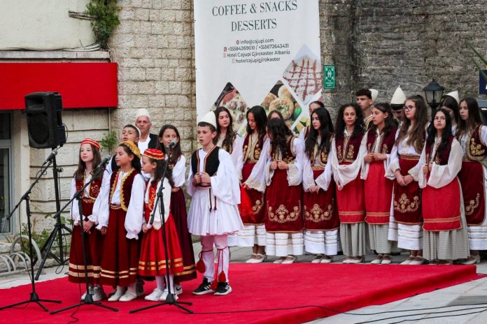 Takimi i Polifonisë në Gjirokastër, një Mbrëmje Krenarie dhe Tradite Kombëtare