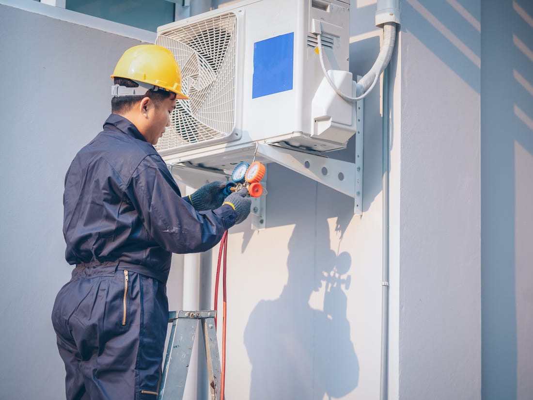 Temperatura përvëluese, shqiptarët po blejnë më shumë kondicionerë këtë vit