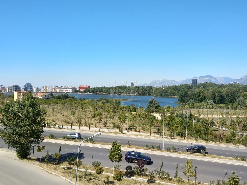 Tenderi i ri/ Bashkia Tiranë gati 1.2 milionë euro për rrugën tek “Liqeni i Thatë”