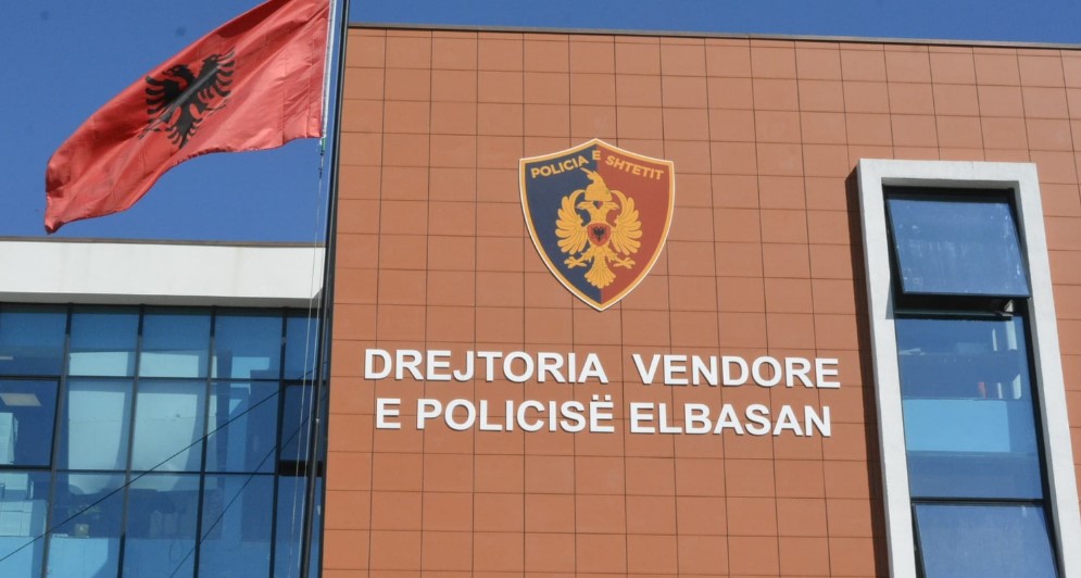 Tentoi të kalonte përtej kufirit emigrantë nga Palestina, arrestohet 37 vjeçari