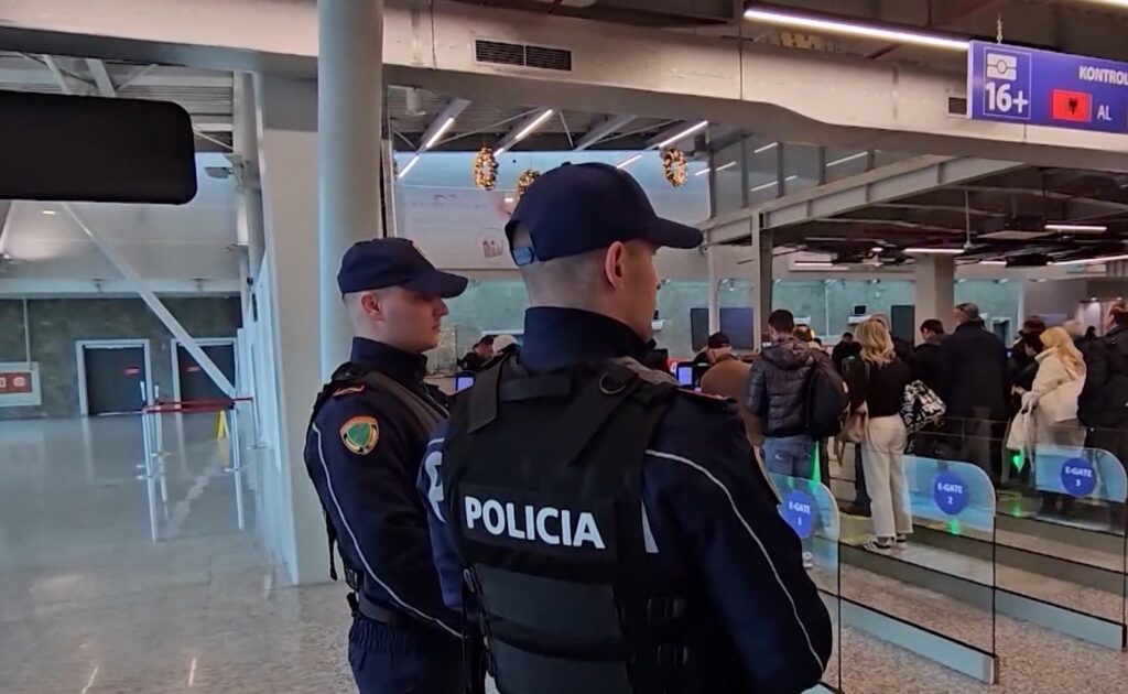 Tentuan kalimin kufitar me dokumente false greke, arrestohen dy turqit në Rinas