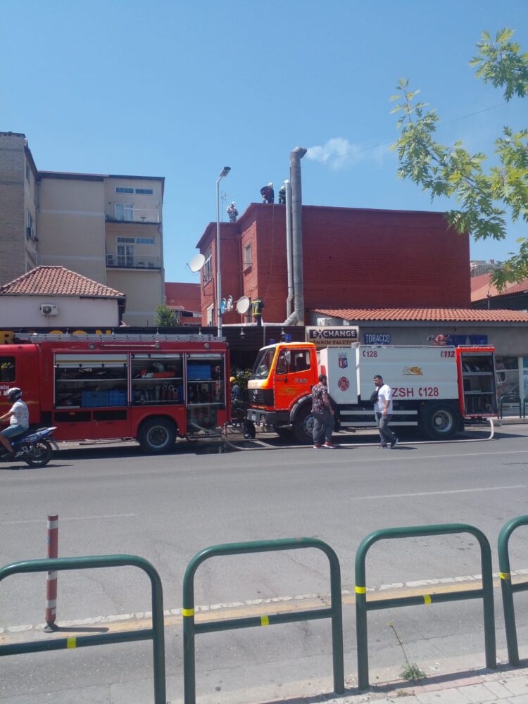 Tiranë/ Përfshihet nga flakët biznesi te “Komuna e Parisit” – Video