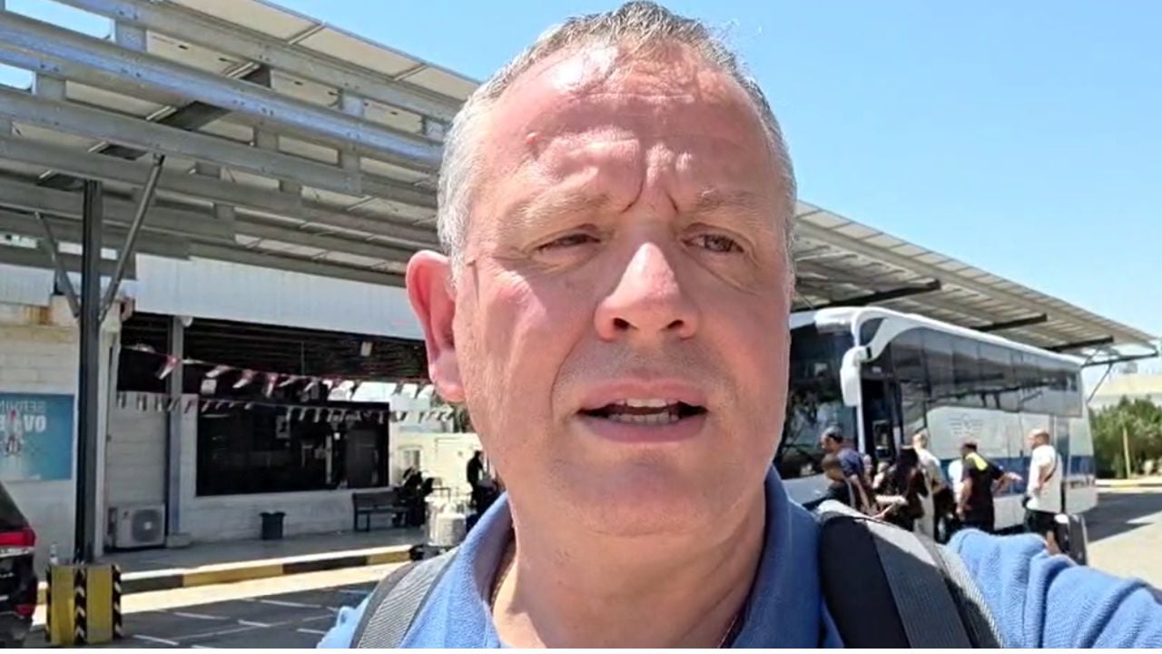 Top Channel në frontin e luftës! Gazetari Artur Bibe nis raportimin nga Tel Avivi