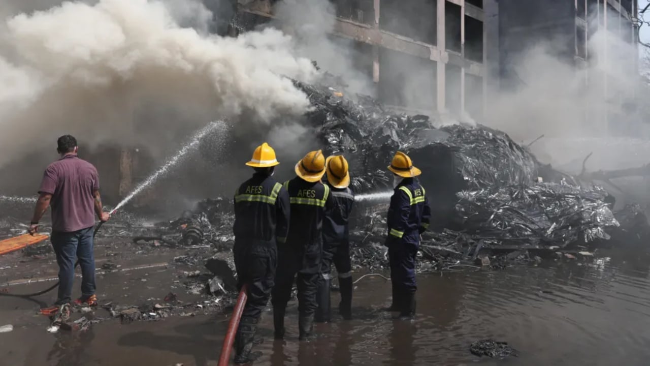 “Trupat e pajetë ishin shpërndarë gjithandej”, dëshmitarët tregojnë pamjet e frikshme pas rrëzimit të avionit me 242 persona: Ra mbi një spital civil
