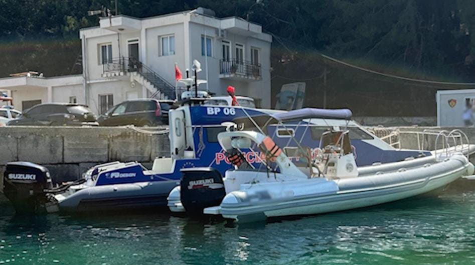 Turisti gjerman goditet nga helikat e gomones në plazhin e Gjipesë, dërgohet me urgjencë në spital