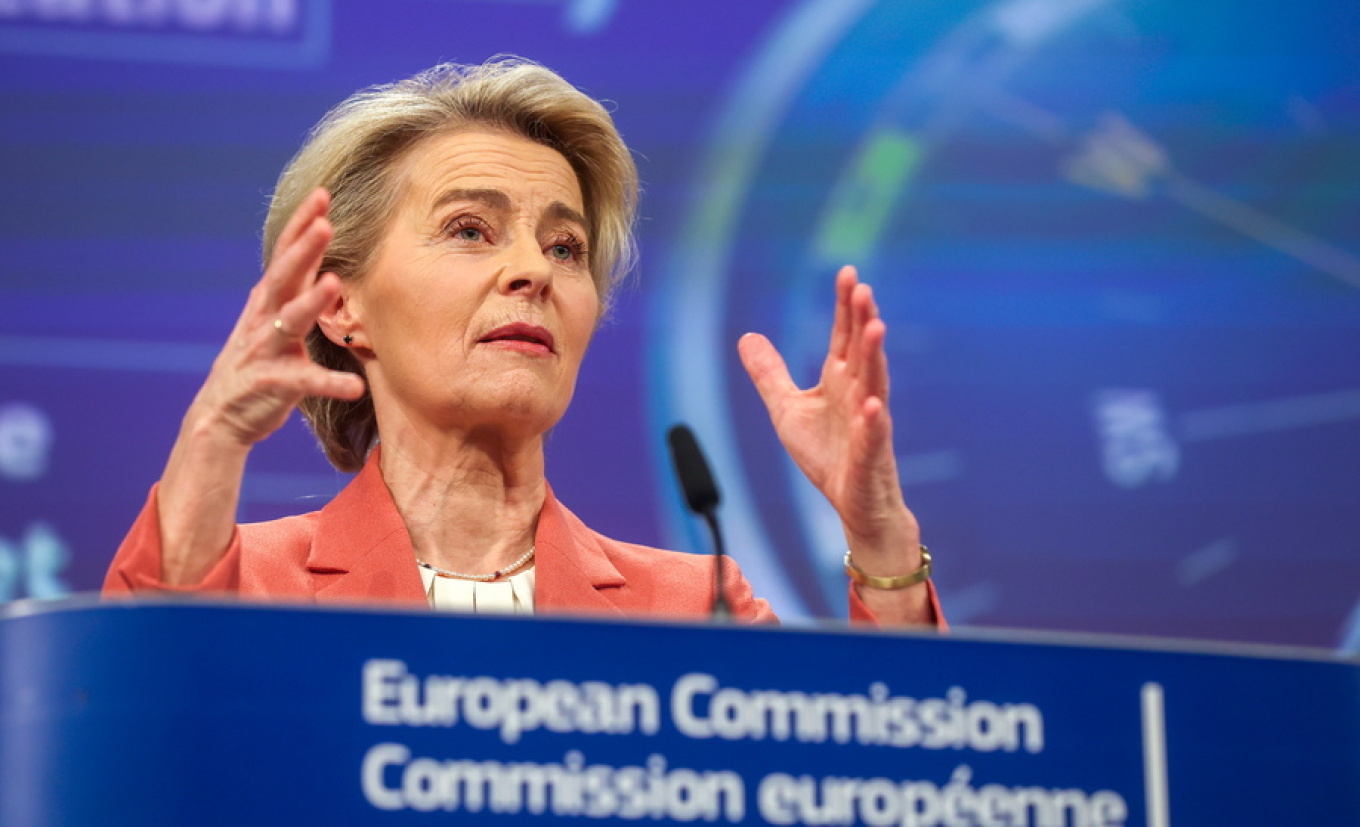 Ursula von der Leyen prezanton paketën e 18-të të sanksioneve kundër Rusisë