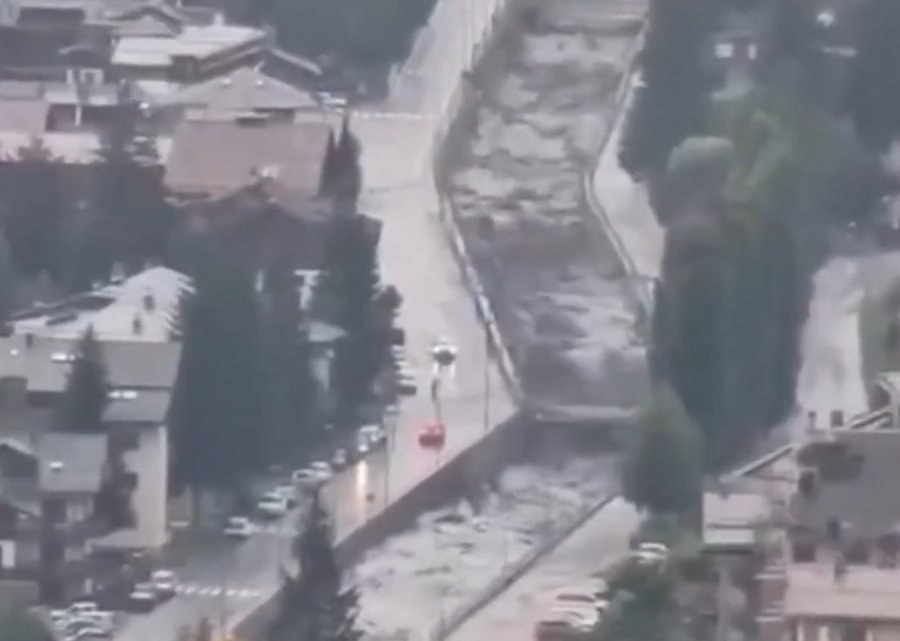 VIDEO/ Situatë e rëndë nga moti i keq në veri të Italisë, lumenjtë vërshojnë nëpër rrugë