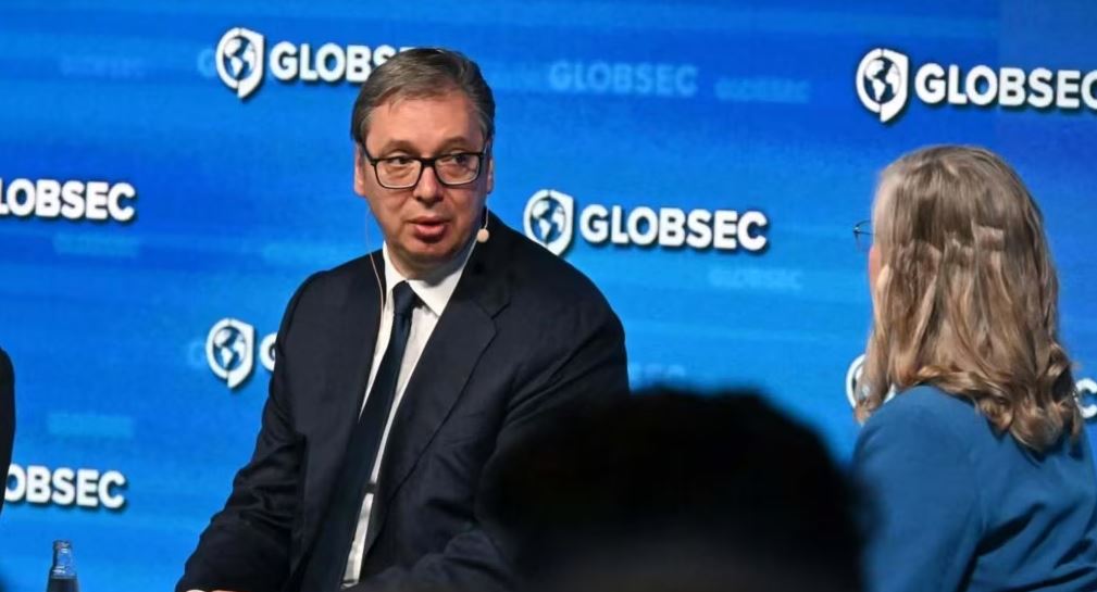 Vuçiç në Globsec: Beogradi nuk është i gatshëm ta njohë pavarësinë e Kosovës