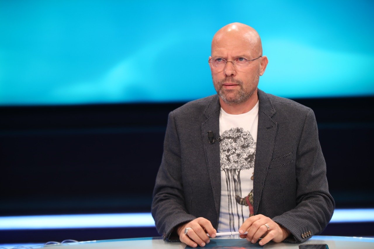 Ylli Manjani: Pagat e shtetit si shtesa katesh pa leje!