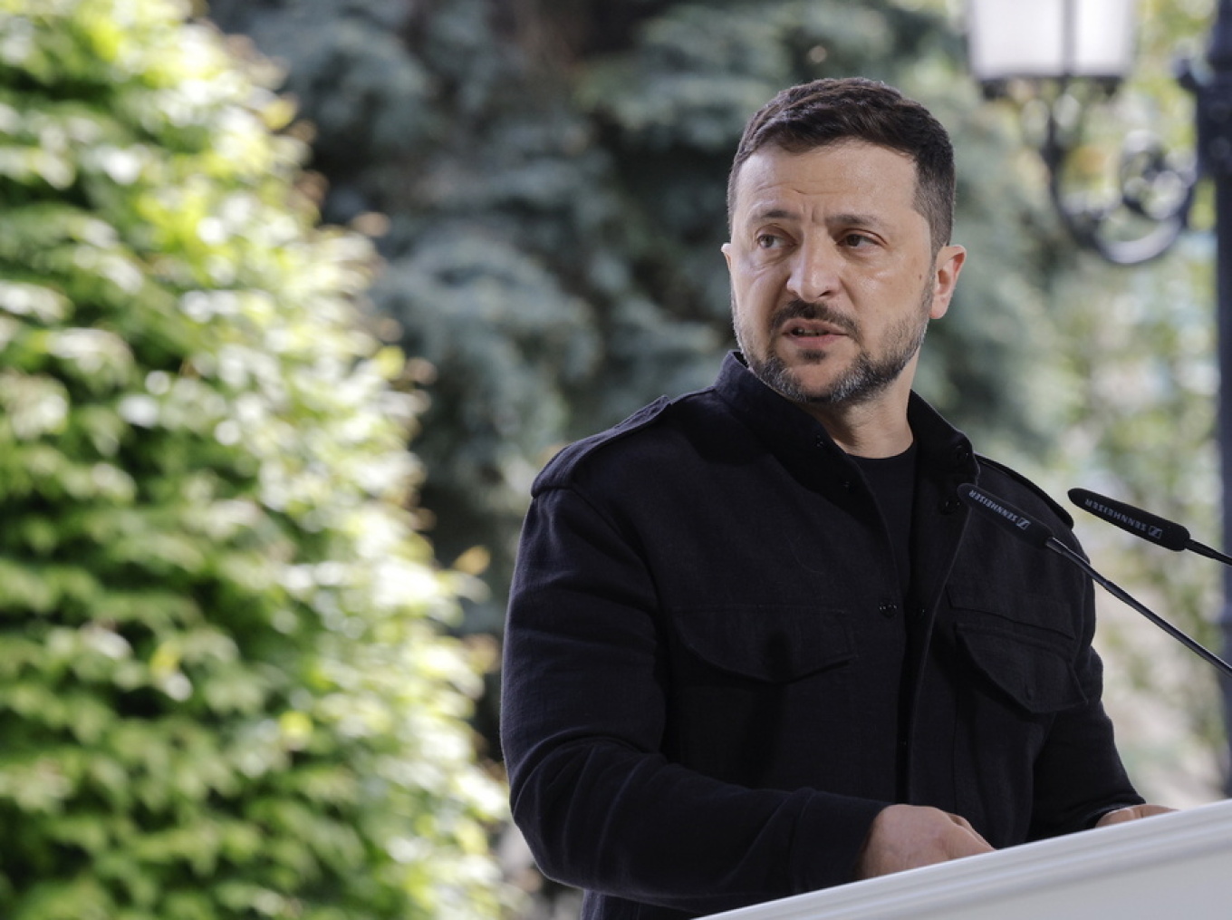 Zelensky i bën thirrje Putinit për të nënshkruar armëpushimin dhe për ta takuar