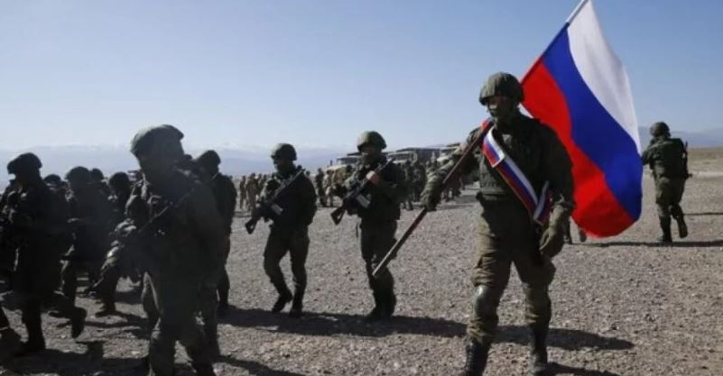 Zemra në Lindje, mendja në Perëndim, ja pse serbët ende preferojnë Rusinë më shumë se BE-në