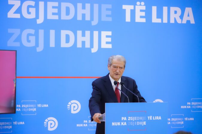 Zgjedhjet e 11 majit / Berisha publikon pamjet dhe shifrat: U dhanë 6 mijë leje legalizimi për blerjen e votave