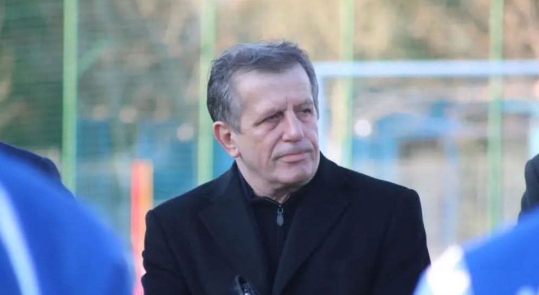 ZYRTARE/ Fitoi çdo trofe të mundshëm, jep dorëheqjen presidenti më jetëgjatë në Superiore