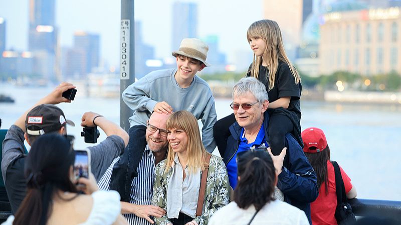 “13.64 milionë hyrje pa vizë nga jashtë vendit në gjashtëmujorin e parë 2025”