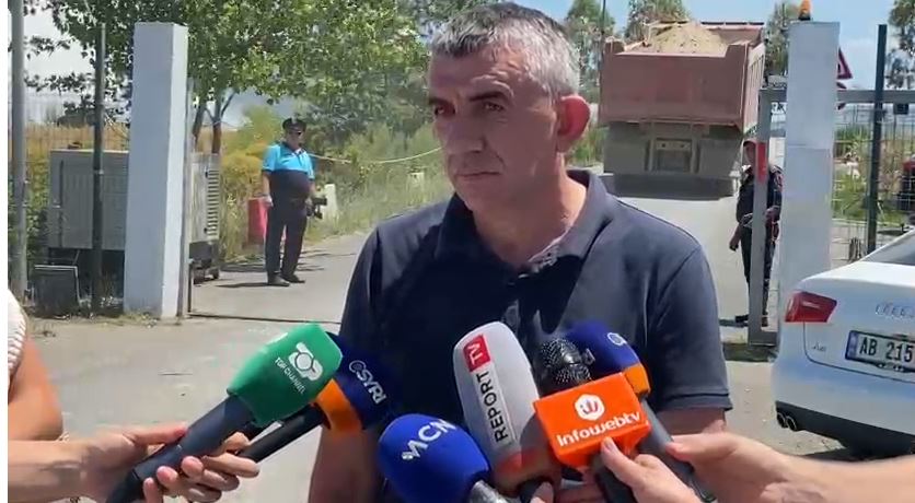‘20 mjete në terren’, kreu i Emergjencave për flakët në landfillin e Elbasanit: Vatra ka agravuar, shkalla e ndotjes…