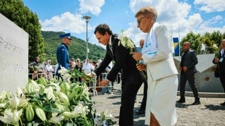 30 vite nga gjenocidi, Kurti ‘godet’ Serbinë nga zemra e Srebrenicës: Nuk harrojmë dhe nuk falim