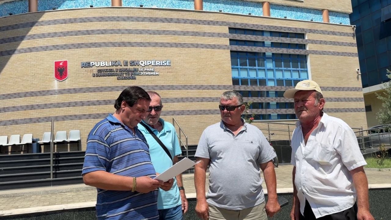4 vite pa zbardhur vendimin, ish-punonjësit e ujësjellësit fituan gjyqin, gjyqtarja nuk hap rrugën për dëmshpërblim
