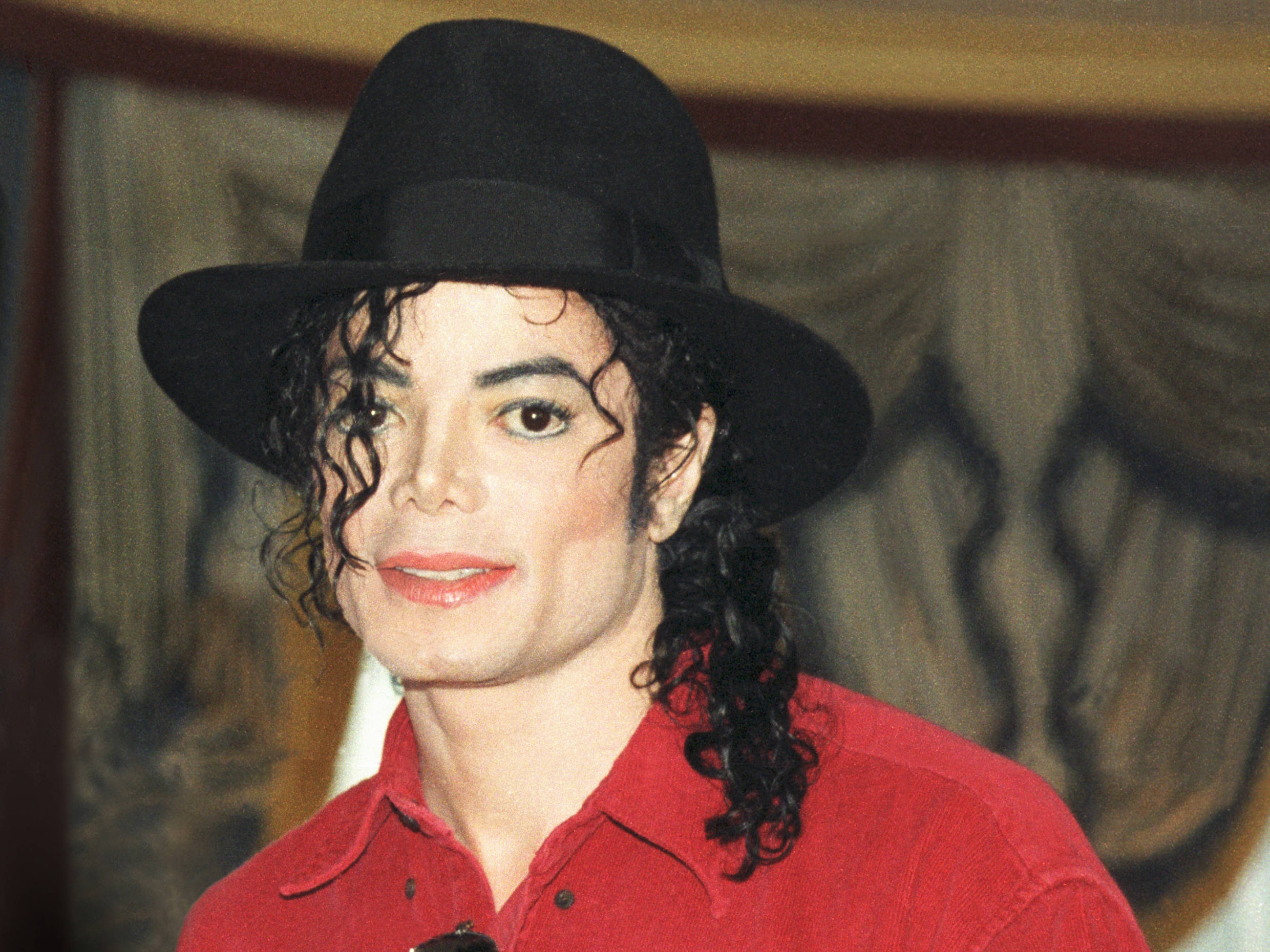 6,200 euro për një çorape të Michael Jackson, ja pse kjo s’është një çmenduri për fansat
