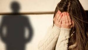 Abuzoi seksualisht me te bijën për vite me rradhë/ Momenti kur 36-vjeçari hyn në gjykatë (Foto)