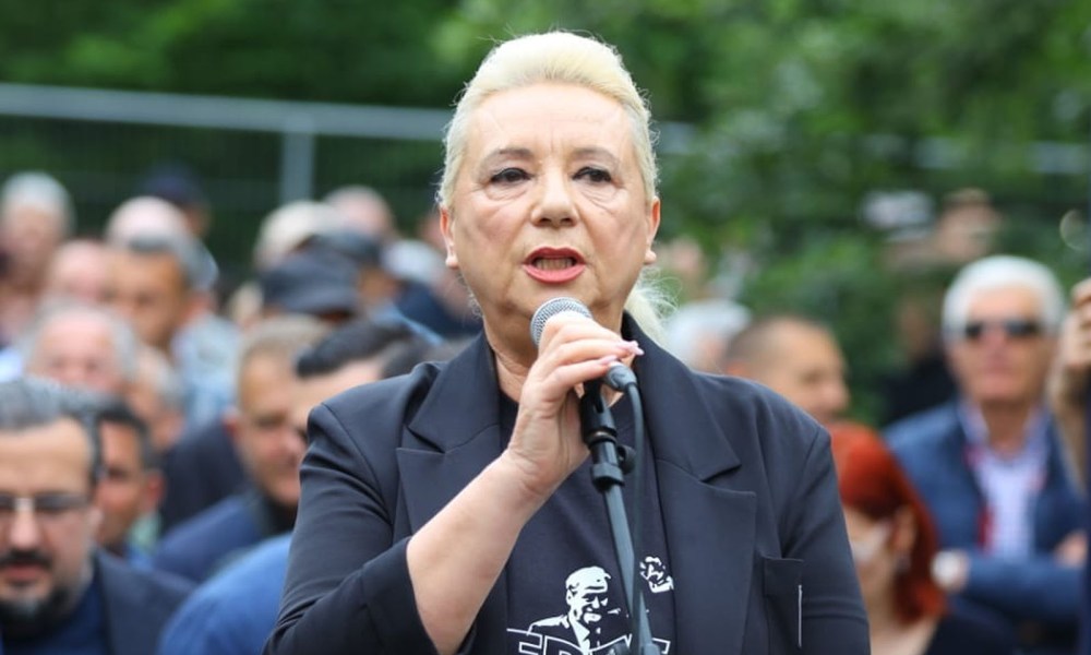 Adriana Kalaja, thirrje demokratëve…