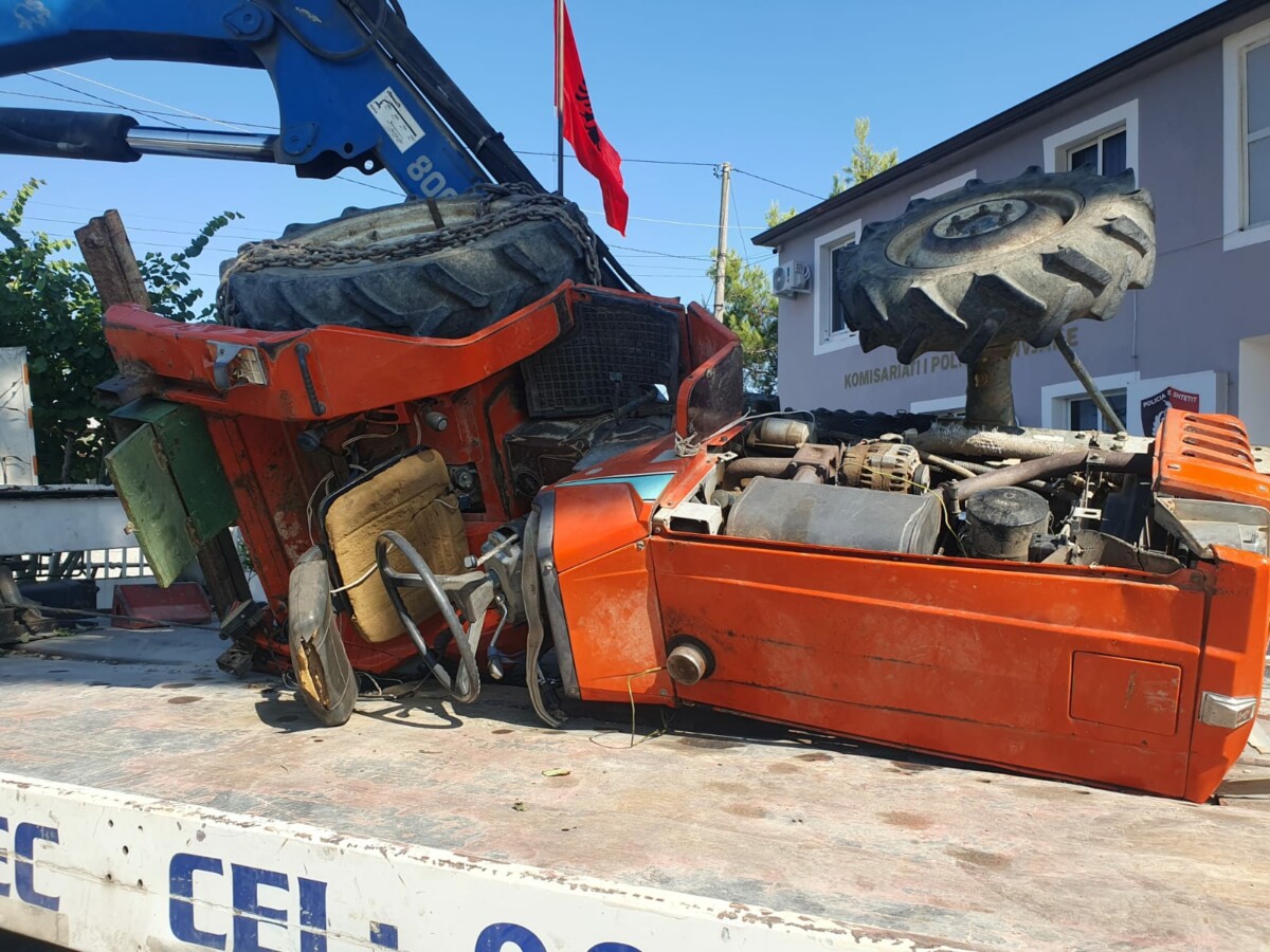 Aksident me vdekje në Divjakë/ 62-vjeçari del nga rruga me mjetin bujqësor dhe mbetet i bllokuar nën të (Emri)