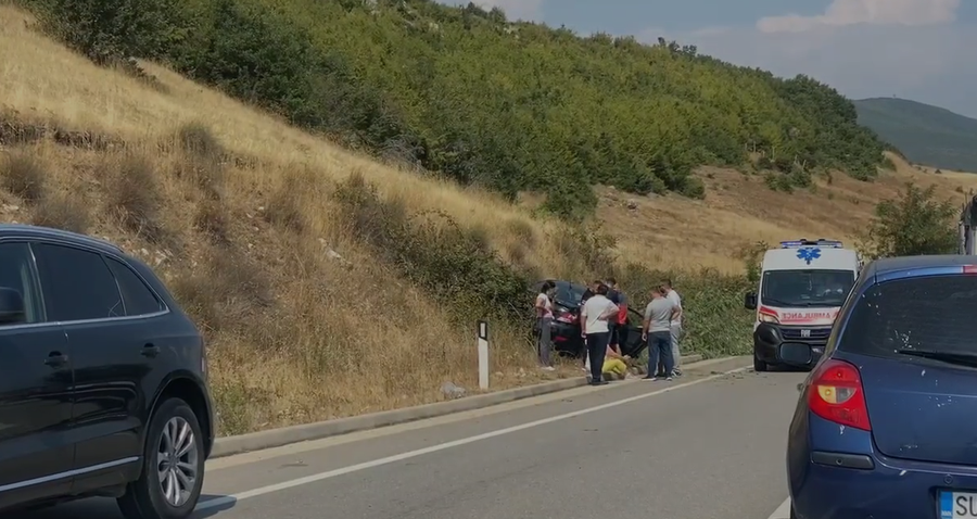 Aksident me vdekje në Pogradec, makina bie në liqen