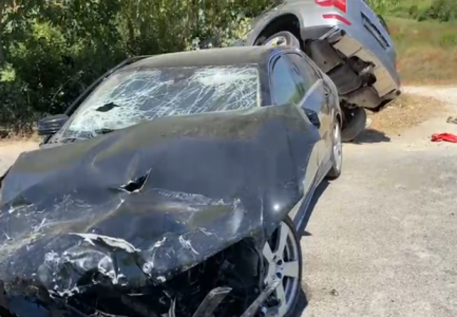 Aksidenti i rëndë në Thumanë, policia jep detaje: Viktima, e ëma e një prej shoferëve të automjeteve! Si është gjendja e 3 të plagosurve