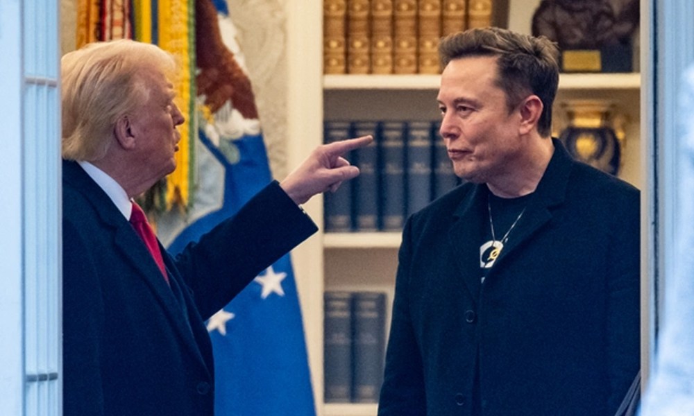 Aksionet e Teslës ranë me 8% në Wall Street, Trump: Nuk do t’i shkatërroj bizneset e Elonit, dua që të lulëzojnë