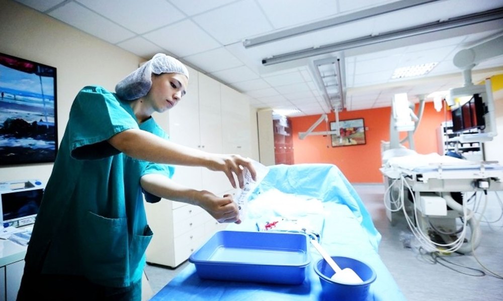 Akuza të forta/ Bashkëshorti u nda nga jeta disa muaj më parë, gruaja denoncon stafin mjekësor: Nuk…