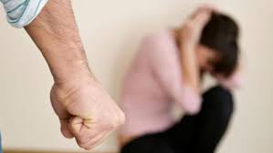 Akuzohet se dhunoi ish-bashkëshorten, arrestohet 55-vjeçari në Cërrik