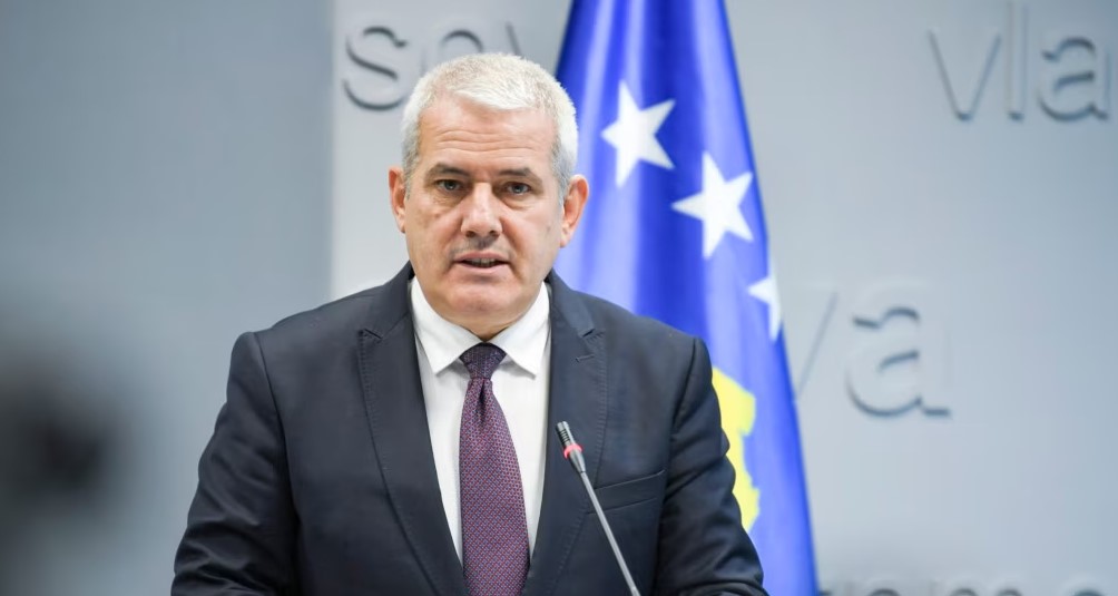 Alarmi i rremë për bombë në Kuvendin e Kosovë, Sveçla: Numri nga i cili erdhi kërcënimi është i një shtetasi serb