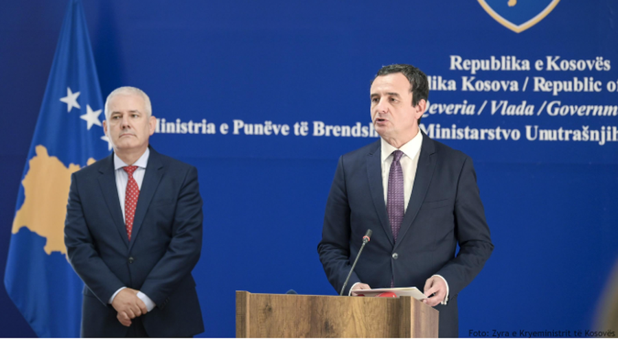 Alarmi për bombë në Kuvendin e Kosovës, Kurti e Sveçla njëzëri: Kërcënimi erdhi nga Serbia