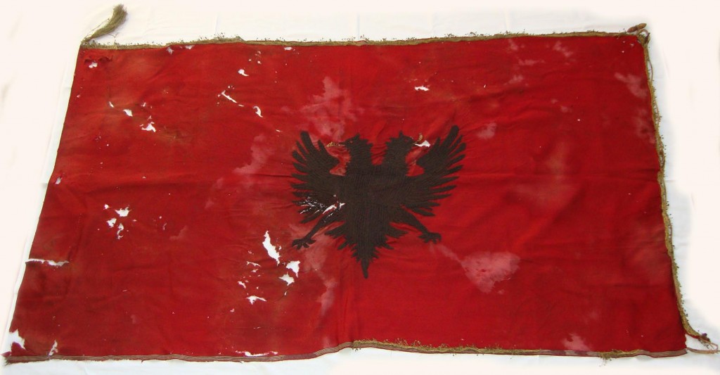 Aleks Buda: Pse Flamuri ynë e ka shqiponjën me dy krerë?