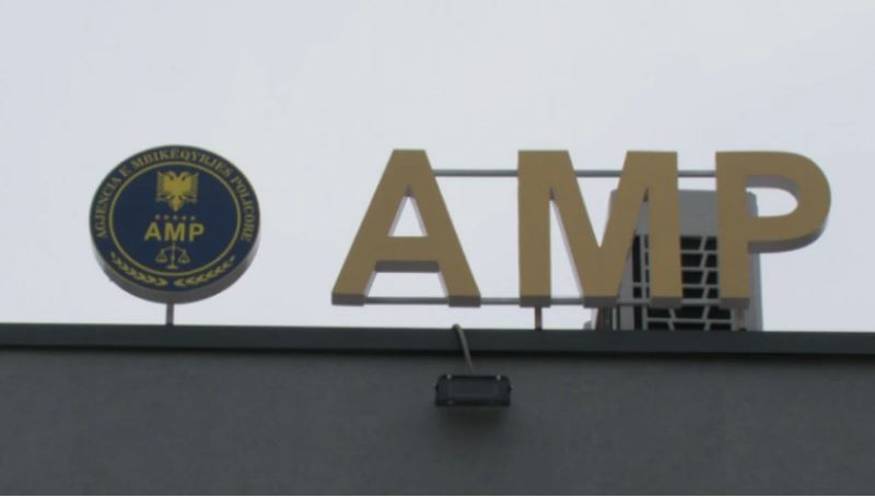 AMP ndalon N/Komisarin në Elbasan! Jepte fajde për persona të ndryshëm dhe me kanosje kërkonte shuma më të mëdha