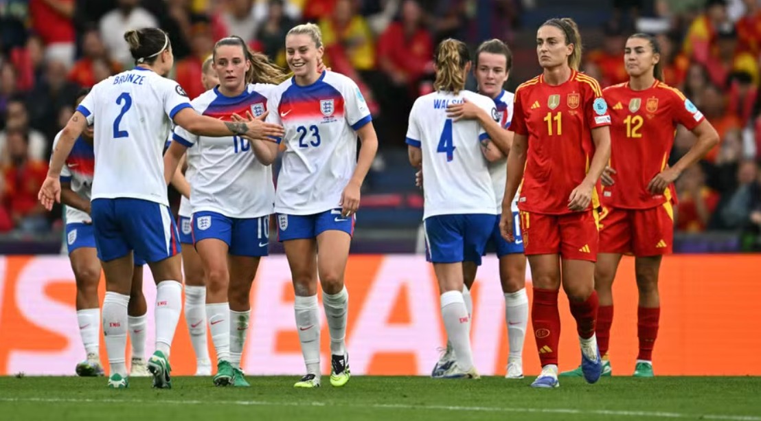 Anglia “mbretëresha” e Europës për femra, mund në finale Spanjën falë “ruletës ruse”