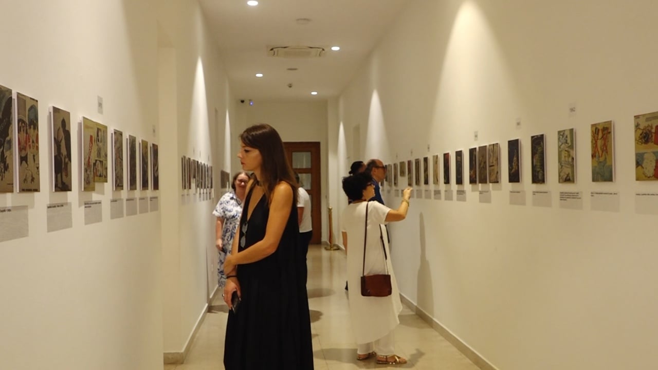 “Armiku i jashtëm”/ Ekspozita me karikatura e Bashkim Shehut