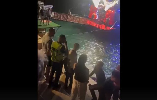 Arratisje me stil në Sarandë/ I riu hidhet nga “Porsche” në det për t’i shpëtuar policisë (Video)