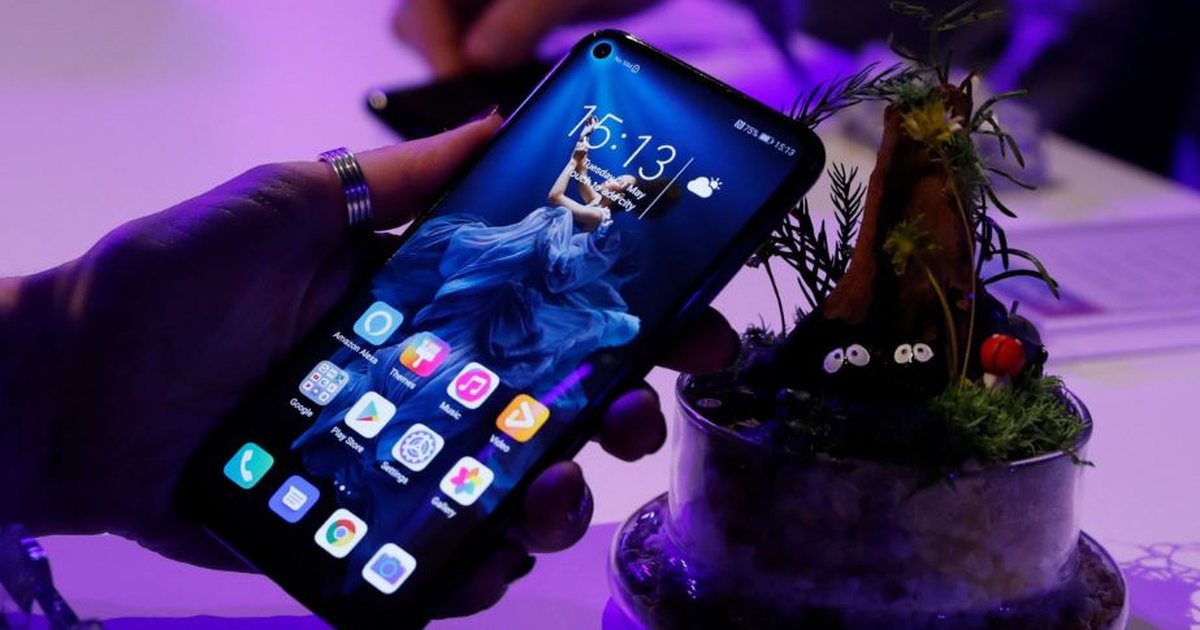 As “alo” as “përshëndetje”: Gjenerata Z e hap telefonin dhe nuk… flet!