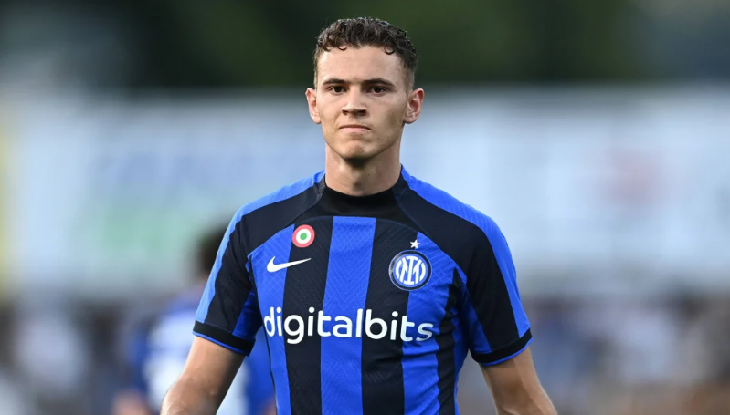 Asllani refuzon ofertat nga jashtë, kërkon të qendrojë në Serie A