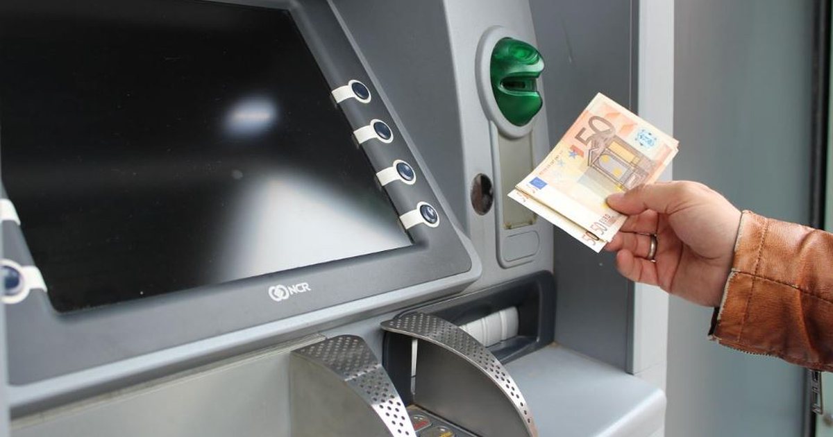 Bankat u marrin qytetarëve komision kur tërheqin para në ATM/ ‘Konkurrenca’ i kërkon BSH të ndërhyjë